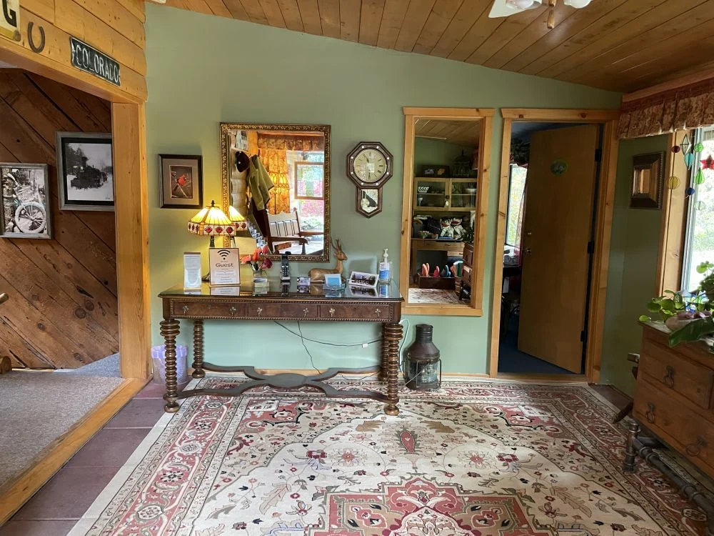 The foyer at Country Sunshine Bed & Breakfast