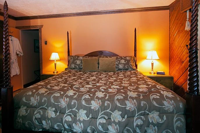 Sunrise corner room with antique writing desk at Country Sunshine Bed & Breakfast